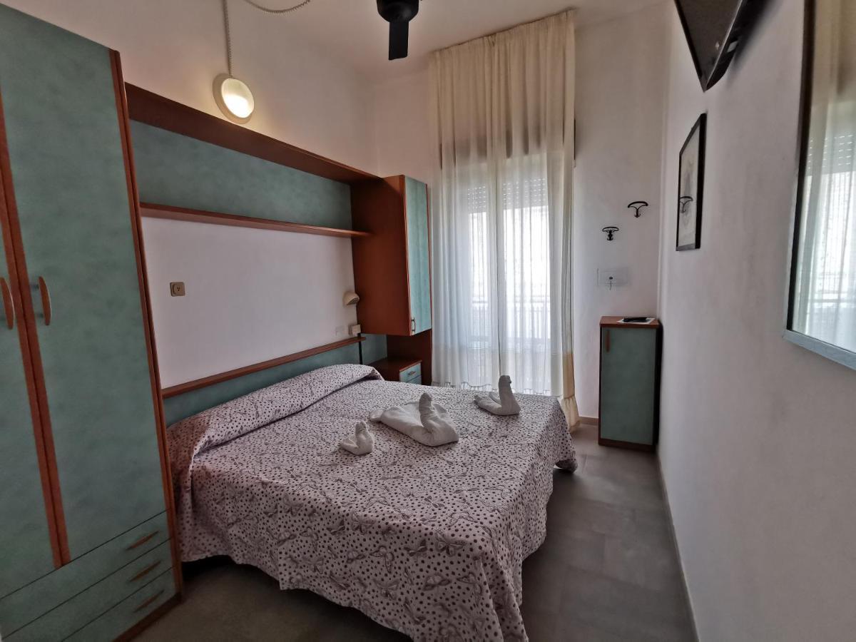 Hotel Vistamare Viserba Ріміні Екстер'єр фото
